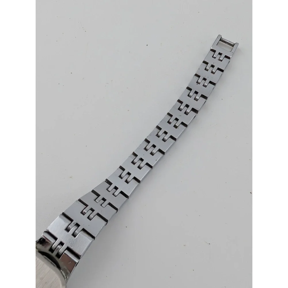 Vintage Timex Mechanical Women's Watch 15mm Case Silver 6